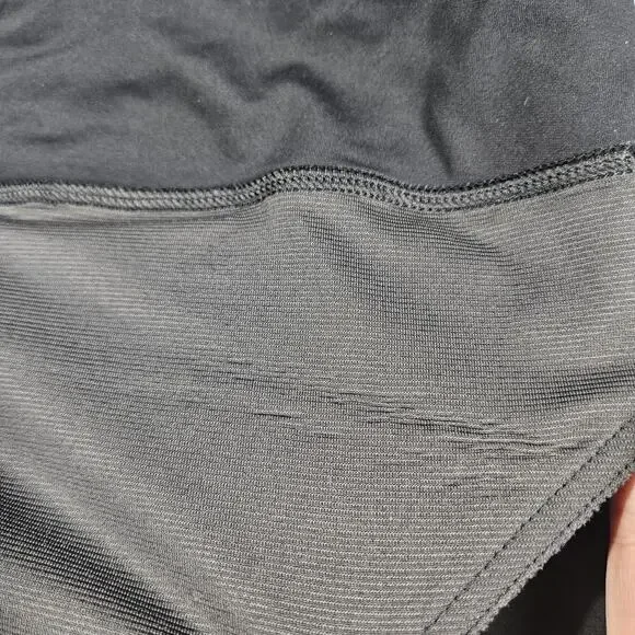 Lululemon Speed Up Shorts Womens 4 Black Athleisure Gym Performance Stretch - Picture 7 of 14